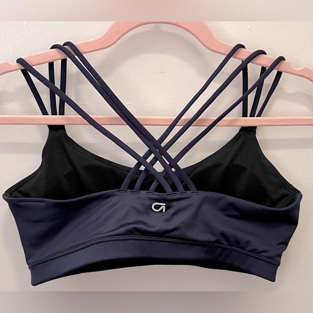 Gap workout top in navy. Size medium.